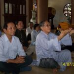 Anh Nguyễn Phương Danh dâng hương